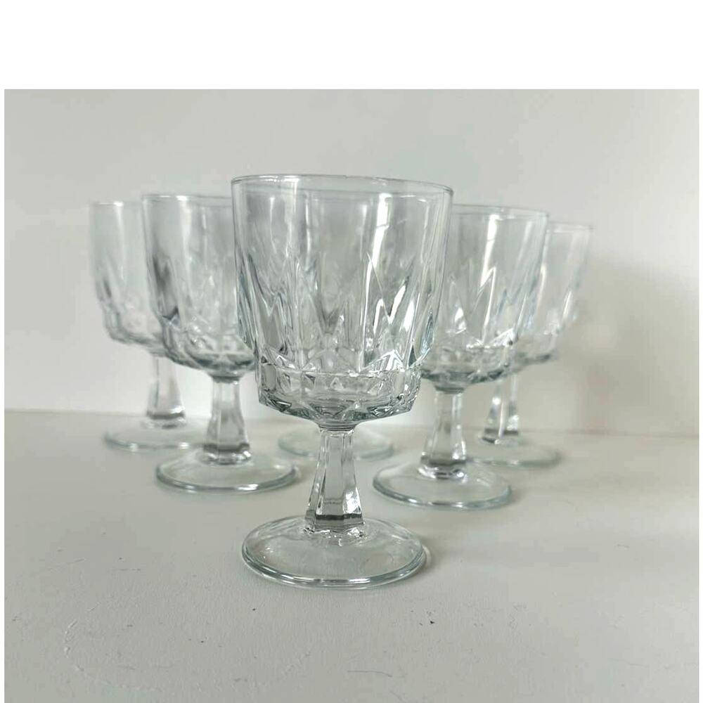 Vintage Wine glasses, pattern Artic by Arcoroc, set of 6